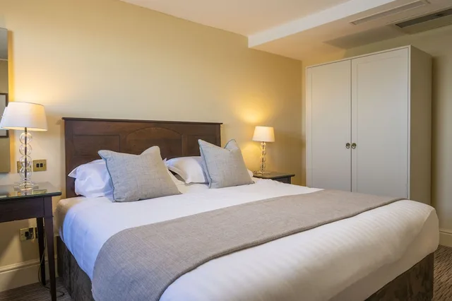 غرفة كلاسيكية بسرير مزدوج أو سريرين منفصلين، St Georges Hotel 2/10