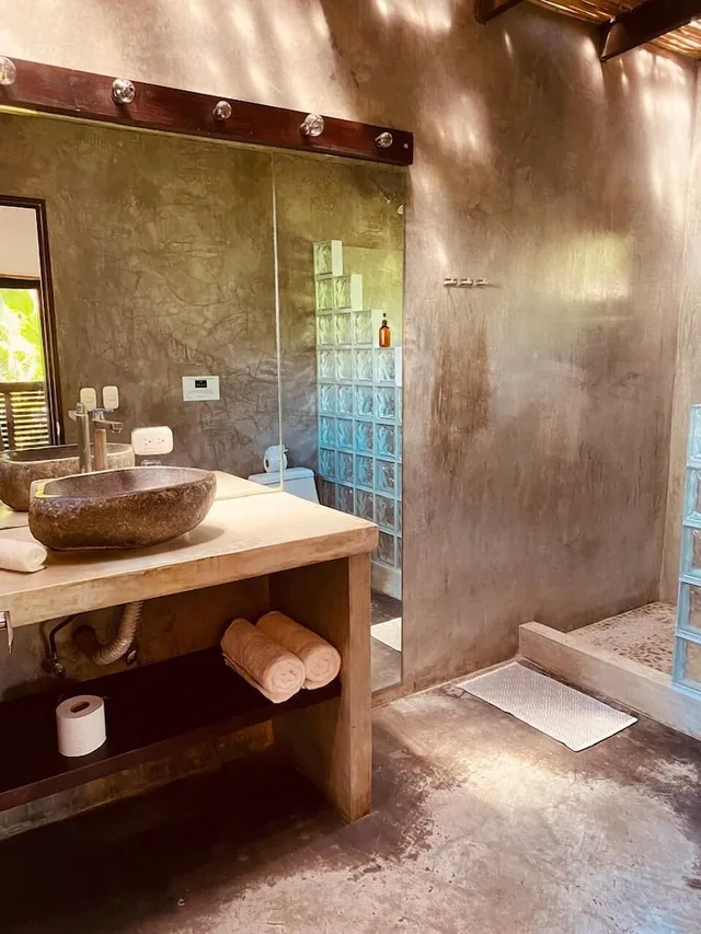 Studio, Suite, King Bed, Pool View, Kitchen, Lua Villas 4/4