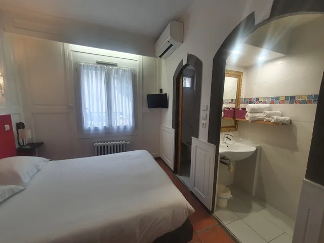 Traditional, Double Bed, Hotel the Originals Martigues Clair 2/5