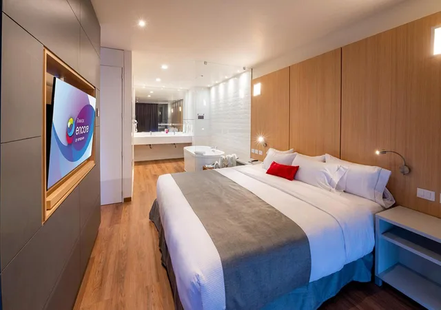 Relax, Suite, King Bed, Sofa، Ramada Encore by Wyndham Guadalajara Aeropuerto 2/5