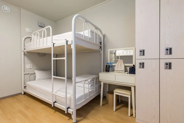 غرفة رباعية بأسرّة بطابقين، Uniqstay Hostel And Suite 2/2