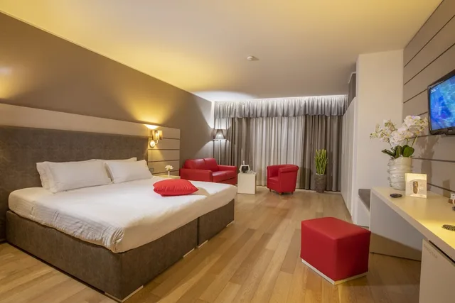 Junior Suite, King Bed, Sofa, Hotel Glamour 1/6