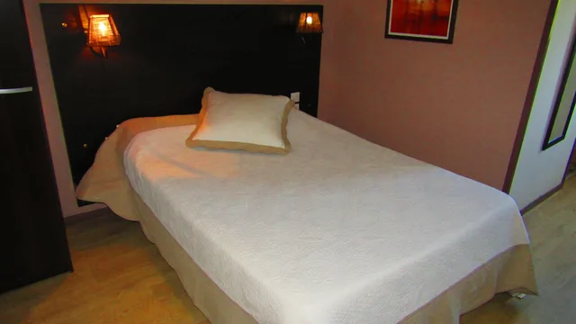 غرفة ثلاثية بسرير مزدوج وسرير فردي، Aix Hotel 3/7