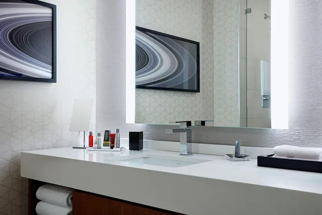غرفة كلوب بسريرين كوين لذوي الإعاقة، MARRIOTT MARQUIS HOUSTON 8/8