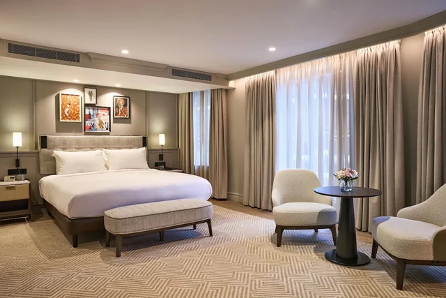 1 Bedroom, Renovated, Suite, King Bed, Sofa, Terrace، Radisson Blu Hotel London Bond Street 2/9