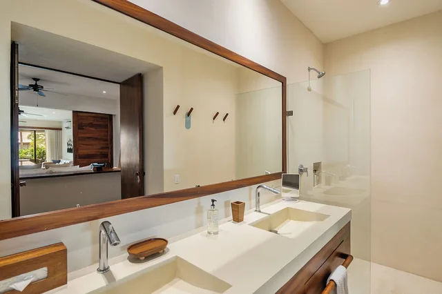 فيلا بسرير كينج بإطلالة على البحر بغرفة نوم واحدة، Marea Beachfront Villas 3/3