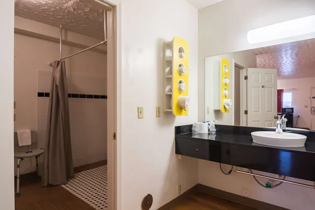 غرفة قياسية بسريرين كوين لذوي الإعاقة، Motel6 Globe, AZ 9/9