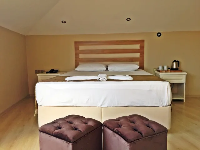 غرفة بسرير مزدوج بشرفة، Feza Otel 3/6