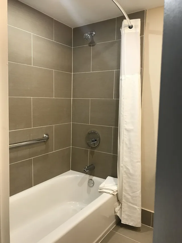 غرفة قياسية بسرير كينج، Comfort Inn Edgewater on Hudson River 9/9