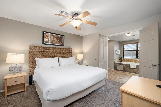 1 Bedroom, Lake Front, Hot Tub, Still Waters Resort 1/6