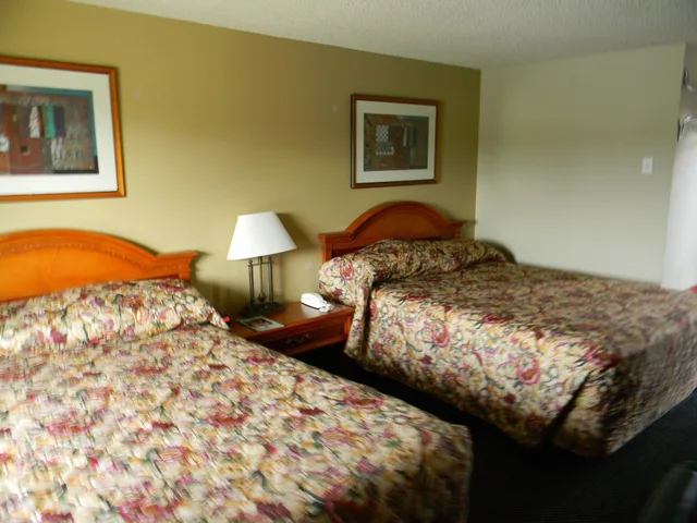 غرفة قياسية بسريرين كوين، Lakeview Inn Centralia 1/1
