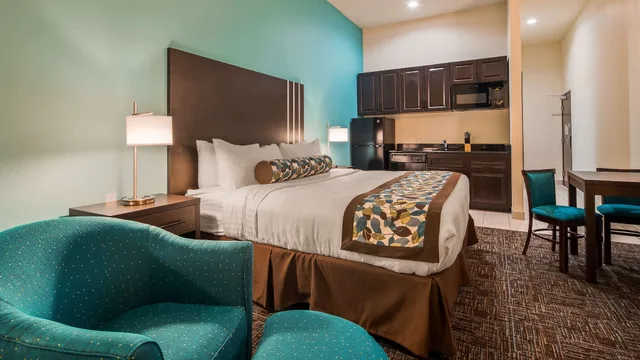 غرفة قياسية بسرير كينج، Best Western Plus Executive Residency Elk City 2/4