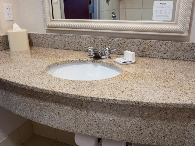 غرفة بسريرين كوين لذوي الإعاقة، Hilton Garden Inn Winchester 1/5