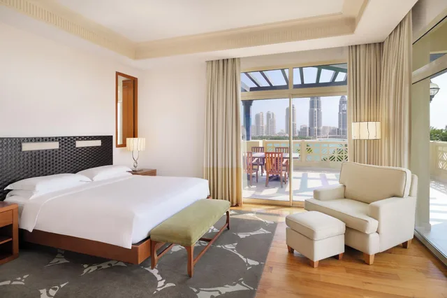 Suite, Grand Hyatt Doha Hotel and Villas 1/3