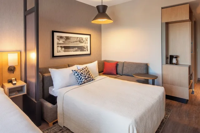 غرفة بسرير كينج مع أريكة لذوي الإعاقة، Hyatt Place South Reno 1/3