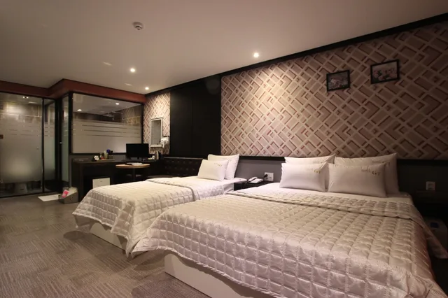 غرفة سوبيريور بسرير مزدوج وسرير فردي، G7 Hotel 1/5