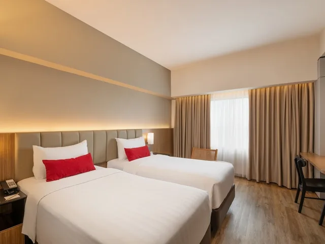 غرفة سوبيريور بسريرين منفصلين، Grand Zuri Pekanbaru 3/11