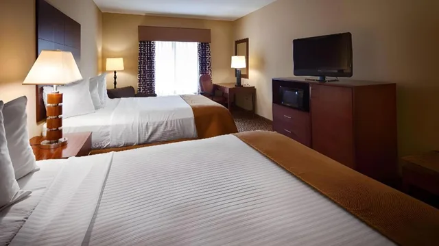 Room, 2 Queen Beds, Bathtub, Accessible, Best Western St Francisville Hotel 3/5