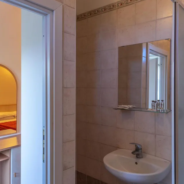 غرفة بسرير مزدوج بإطلالة على البحر، Hotel Beverly 6/9