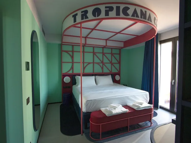 جناح بسرير كوين، Demo Hotel Design Emotion 2/7