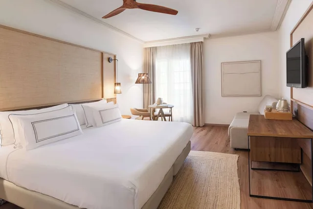 غرفة عائلية بسرير كوين مع أريكة، Melia Atlantico Isla Canela 3/8