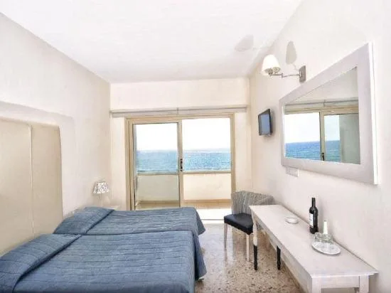غرفة بإطلالة على البحر، Piere Anne Beach Hotel 2/2