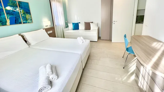 2 Bedrooms, Deluxe, Villa, Double and Twin Beds, Kitchenette, Garden Area, Hotel President Lignano 4/10