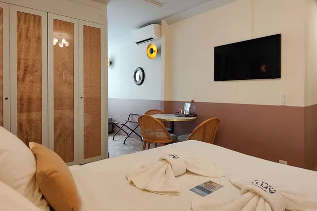 Superior, Studio, Side Courtyard View، Hôtel Au Picardy 6/10