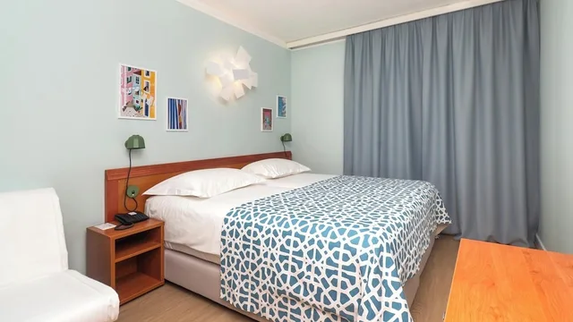 Room, Twin Beds, Park or Courtyard View, Balcony، Amadria Park Beach Hotel Niko 2/7