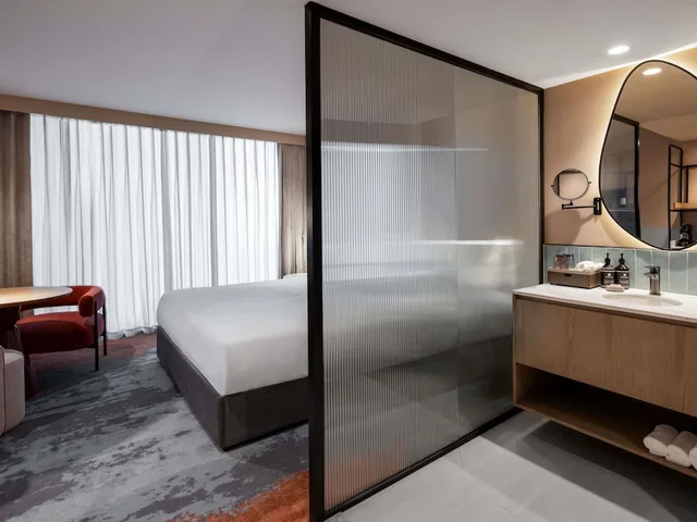 غرفة قياسية بسرير كينج لذوي الإعاقة، Mercure Melbourne La Trobe Street 9/9