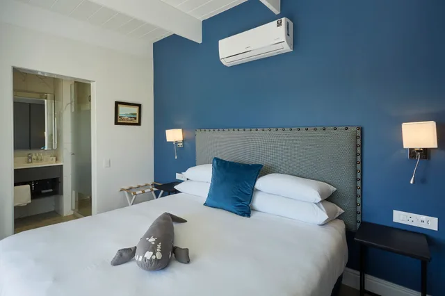 جناح جونيور، One Marine Drive Boutique Hotel 1/1