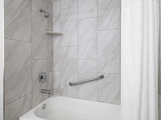 Room, King Bed, Jetted Tub, La Quinta Inn And Suites By Wyndham Pocatello 7/9
