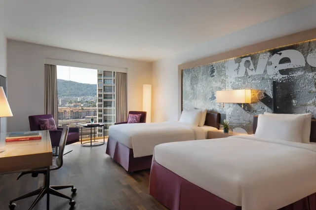 غرفة كلوب رباعية، RENAISSANCE ZURICH TOWER HOTEL 1/2