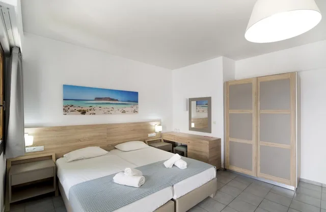 غرفة سوبيريور بسرير كوين بإطلالة على البحر، Horizon Beach Hotel Stalis 3/6
