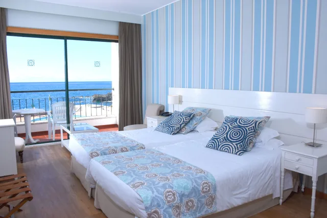 Room, Double Bed, Sea and Sea View, Balcony، Quinta Da Penha De Franca 1/2