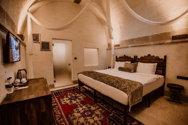 Stone, Double Bed، Ortahisar Cave Hotel 2/4