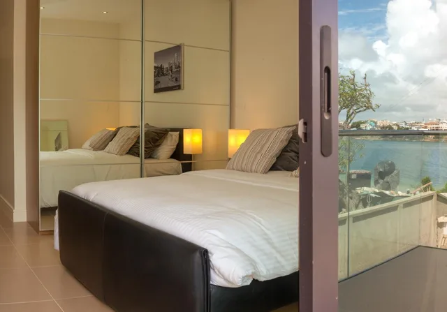 Ocean Front Luxury Suite، English Point Marina Hotel 6/10
