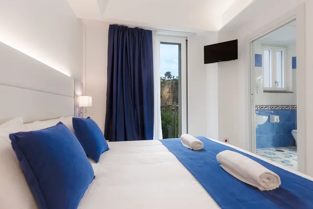 غرفة تقليدية بسرير مزدوج وسرير فردي، Hotel Giosue A Mare 1/4