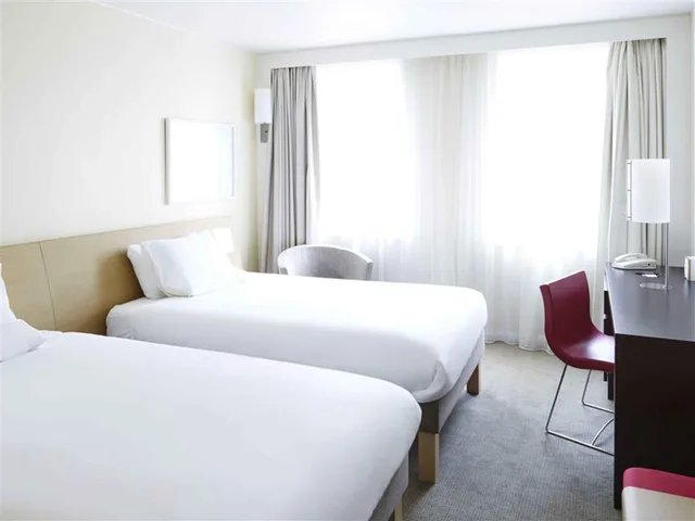 غرفة قياسية بسريرين منفصلين، Novotel Liverpool Centre 3/3