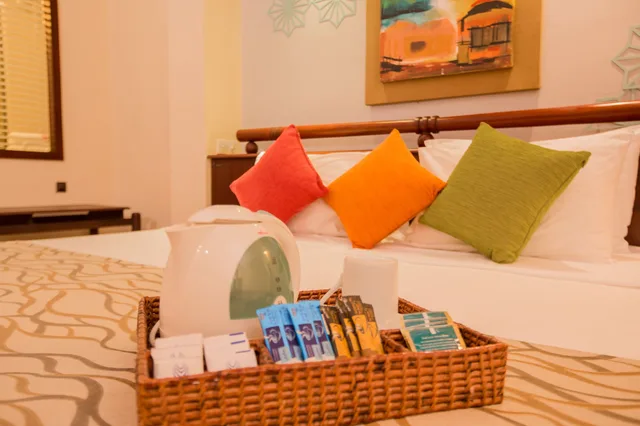 Deluxe, Twin Beds, The Palms Hotel 7/9