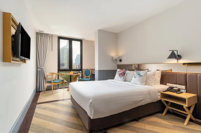 Explorer, Superior, Queen Bed, Vince Hotel Bangkok Pratunam 2/8