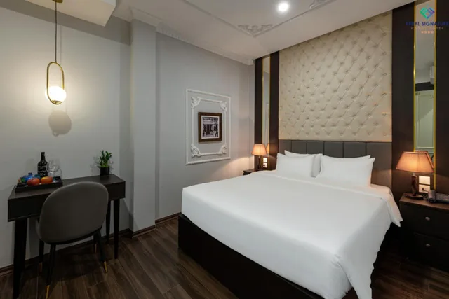 Superior, Double Bed, Avani Central Hotel Hanoi 2/4