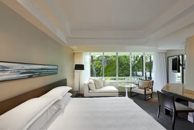 Room, King Bed, Resort View، SHERATON GRAND MIRAGE RESORT, GOLD COAST 2/5