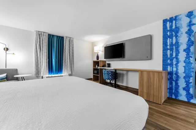غرفة بسرير كينج لذوي الإعاقة، Sleep Inn & Suites Savannah Tennessee Riverfront 7/10