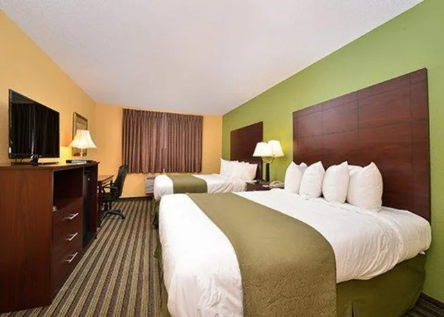 غرفة قياسية بسريرين كوين، Quality Inn & Suites Grinnell near University 2/2
