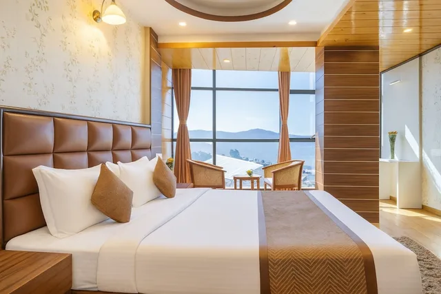 غرفة تنفيذية بسرير كوين، Jai Hotels 1/7