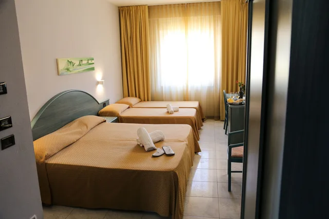 غرفة كلاسيكية رباعية بسرير مزدوج وسريرين منفصلين، Riviera Castelsardo Hotel 7/10