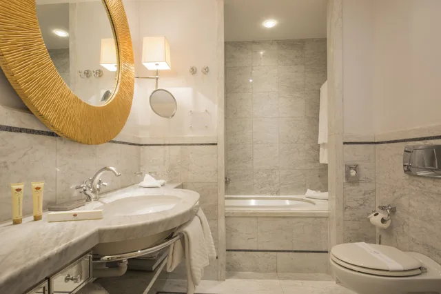 غرفة ديلوكس بسريرين منفصلين، Hotel Corona d Oro 1890 4/8