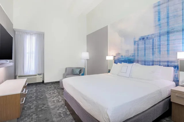 1 Bedroom, Suite, King Bed, Courtyard View, Sofa, Courtyard by Marriott Pittsburgh Downtown 1/2
