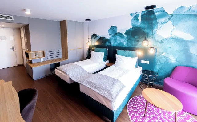 غرفة بسريرين منفصلين، DORMERO Hotel Freiburg 2/5